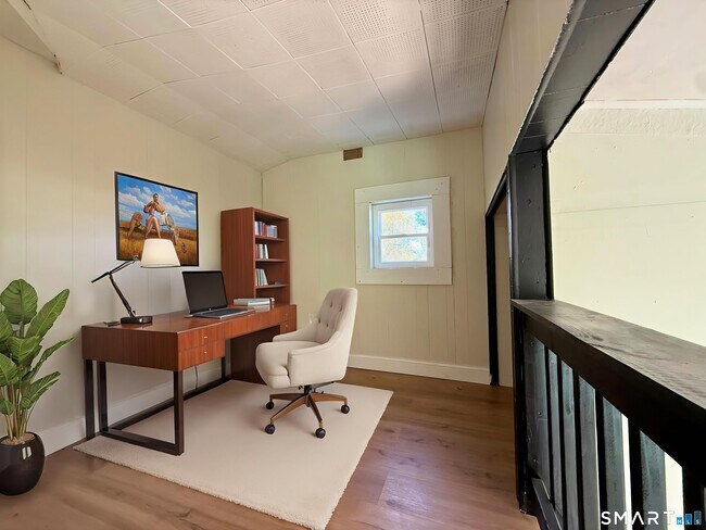 Building Photo - 39 Waterbury Rd