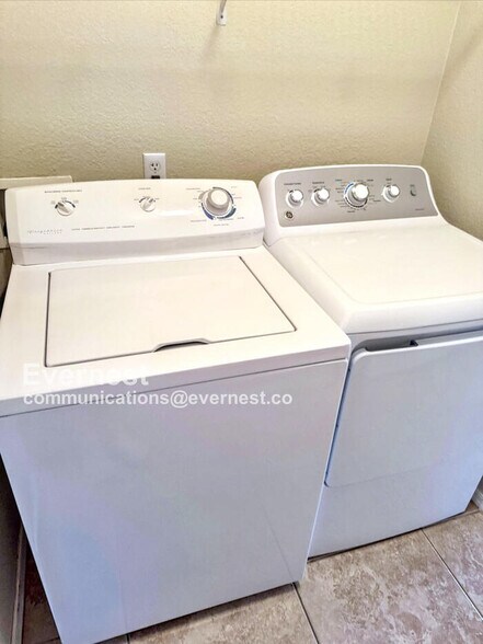 Building Photo - 7050 E Sunrise Dr