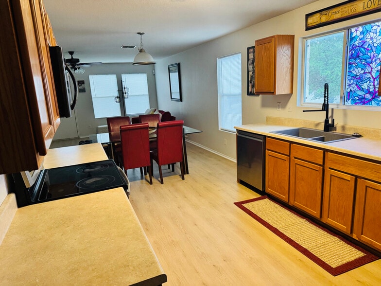 Building Photo - 12803 Capri