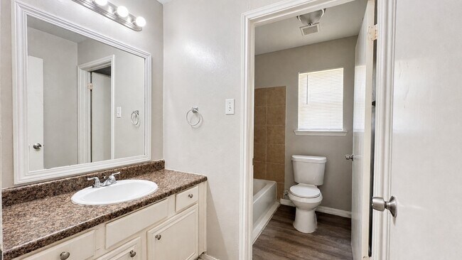 Building Photo - 9406 Alcala