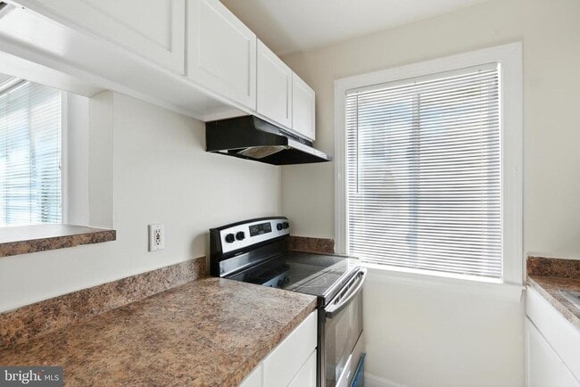 Building Photo - 709 Brandywine St SE