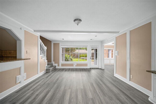 Building Photo - 206 Houghton Rd