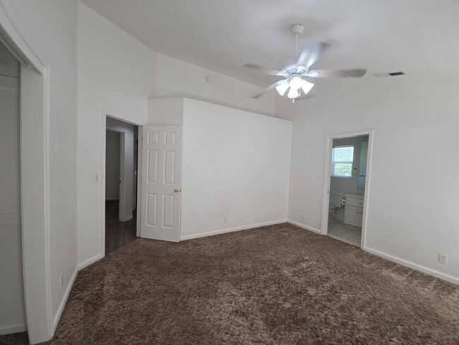 Building Photo - 819 Black Walnut Way