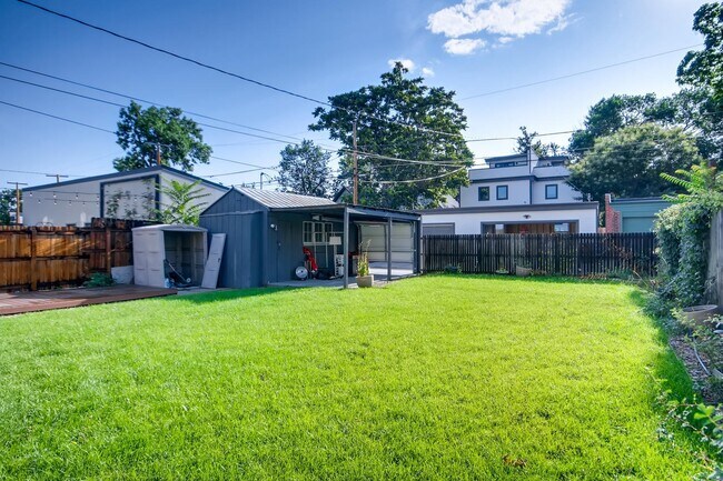 Building Photo - Cute Home In Fantastic Berkeley Location