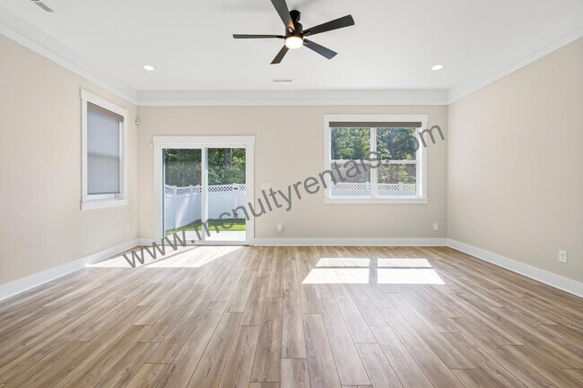 Building Photo - 1109 Masefield Ave