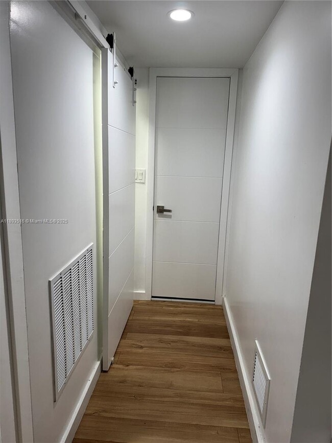 Building Photo - 401 Ocean Dr