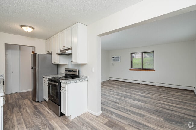 Interior Photo - 5544/5301 Chicago Ave S