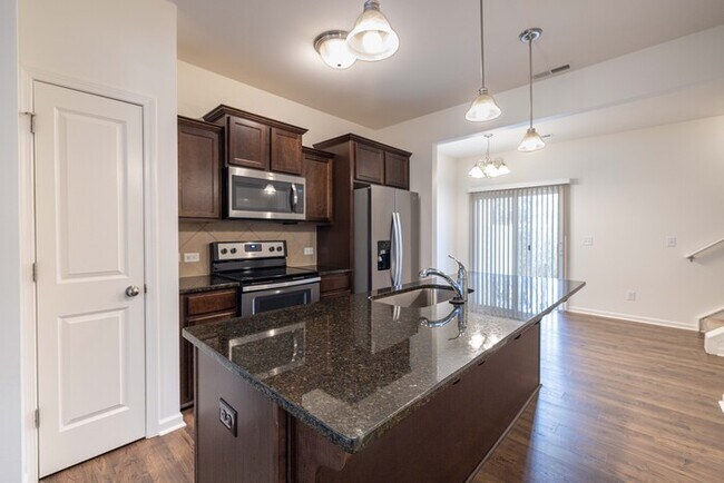 Building Photo - GREAT 2 Bedroom Townhome Regent Park - AVAILABLE MAY 2026