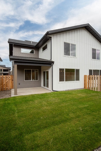 Building Photo - 716 Rogers Wy