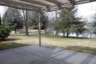 Building Photo - 576 E Riverchase Way
