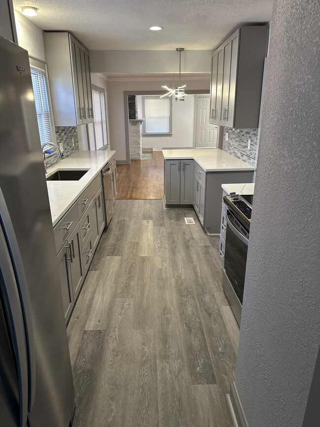 Building Photo - 5414 Brooklyn Ave