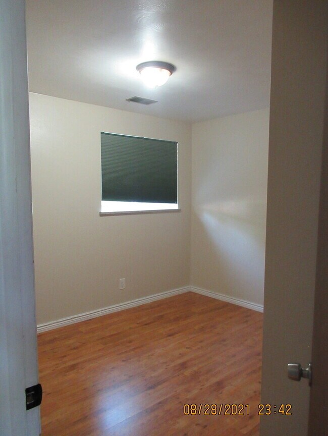 Building Photo - 11057 W 59th Ave