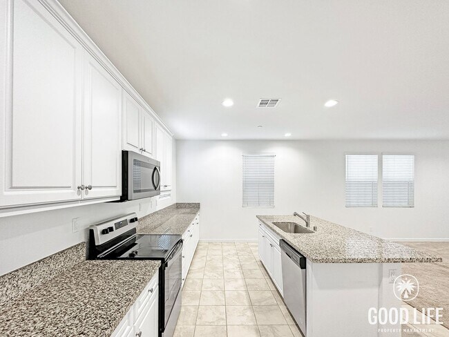 Building Photo - Beautiful 3BR Home in Stanton | Private Yard + 3 Car Attached Garage