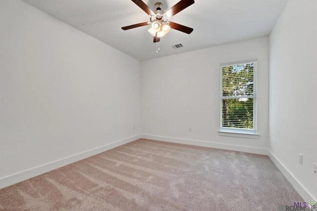 Building Photo - 5832 Lake Shelf Dr