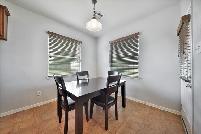 Building Photo - 3626 Knights Hollow Ct