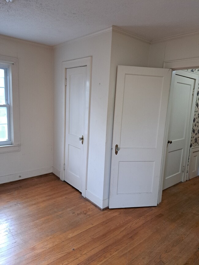 Building Photo - 66 Davis Ave