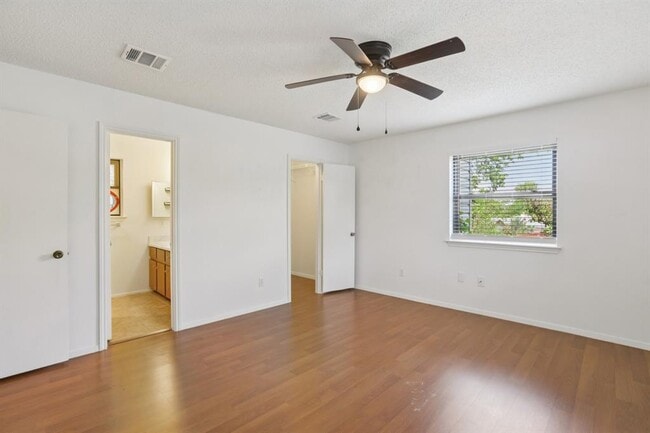 Building Photo - 1300 Tuxford Cove