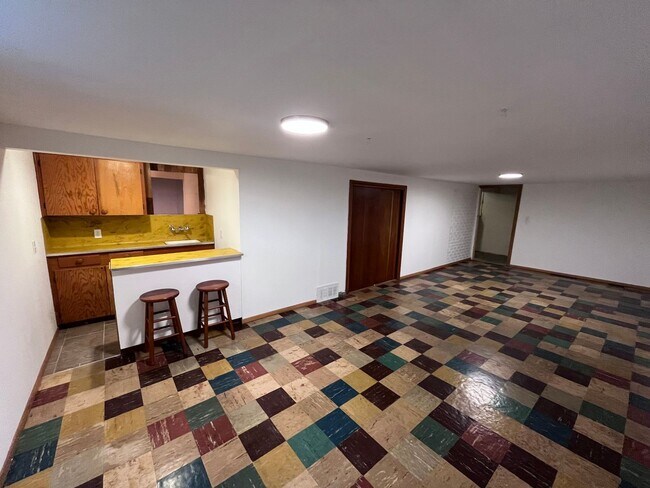 Building Photo - Charming Bremerton Home with Fenced Yard