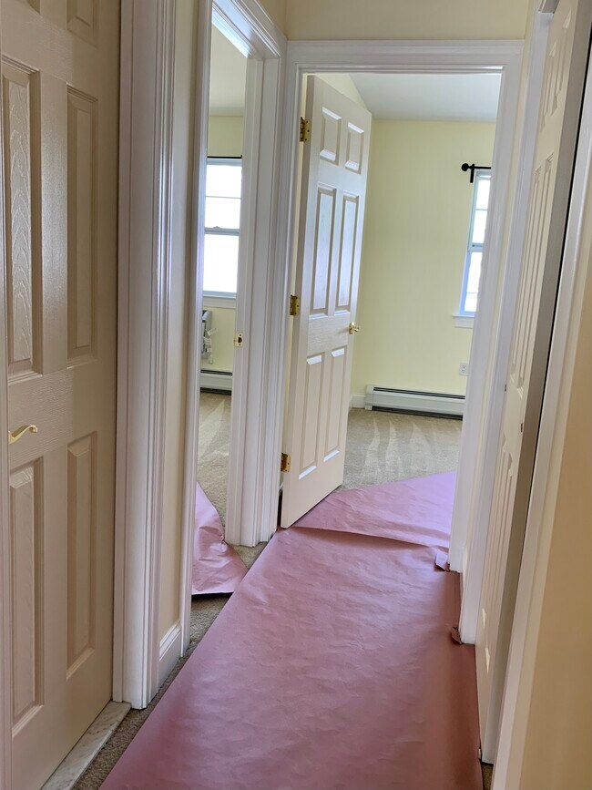 Building Photo - 104 Cove Ct