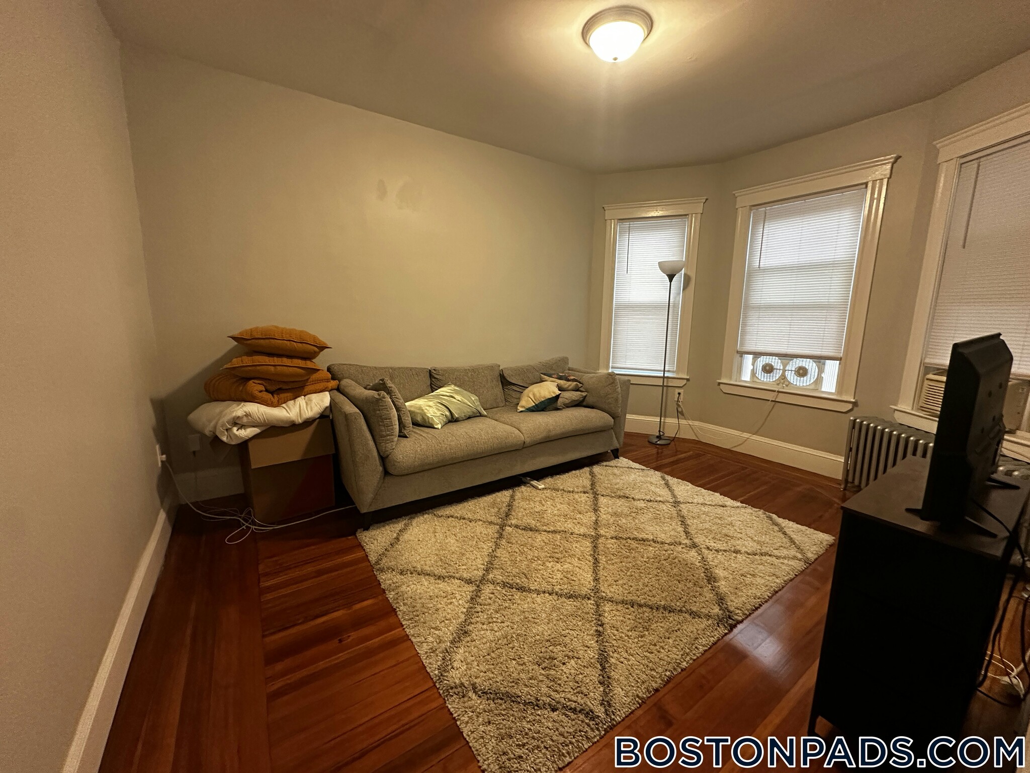 Building Photo - 108 Callender St