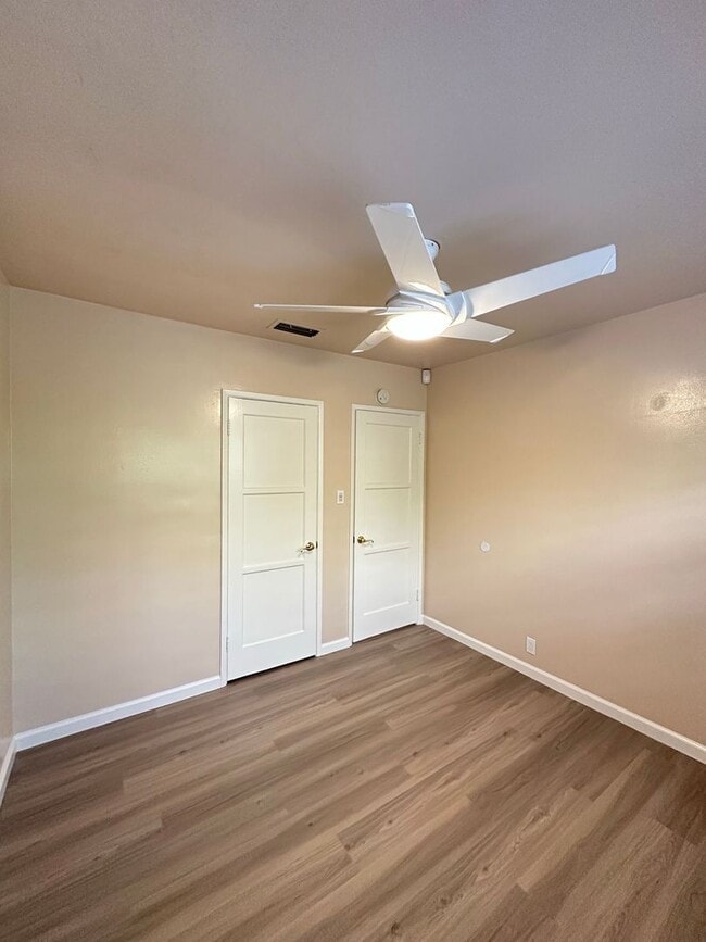 Building Photo - Lakewood 3 Bed Gorgeous House - New Paint ...