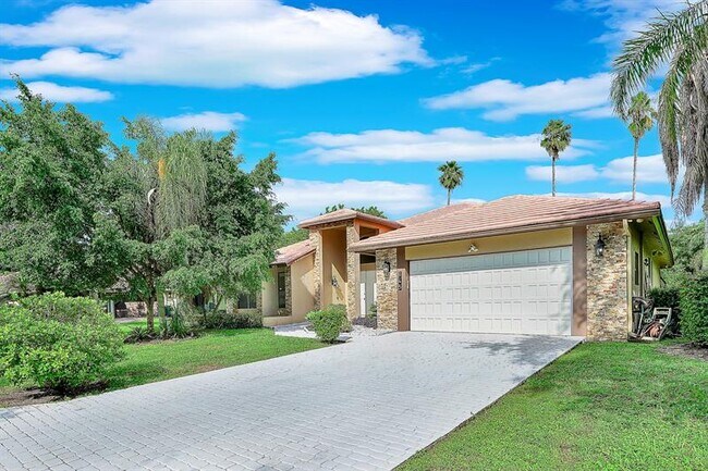 Primary Photo - 645 NW 102nd Ave