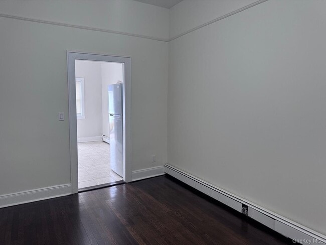 Building Photo - 62 Jerusalem Ave