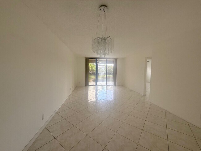 Building Photo - 3050 NW 42nd Ave