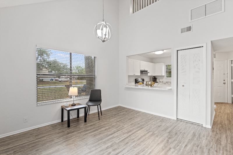 Building Photo - 2560 W Bird St