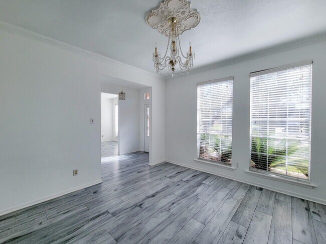 Building Photo - 17614 Glenmark Dr