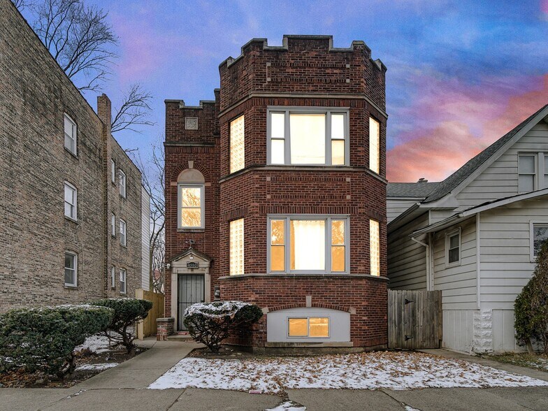 Primary Photo - 8352 S Peoria St