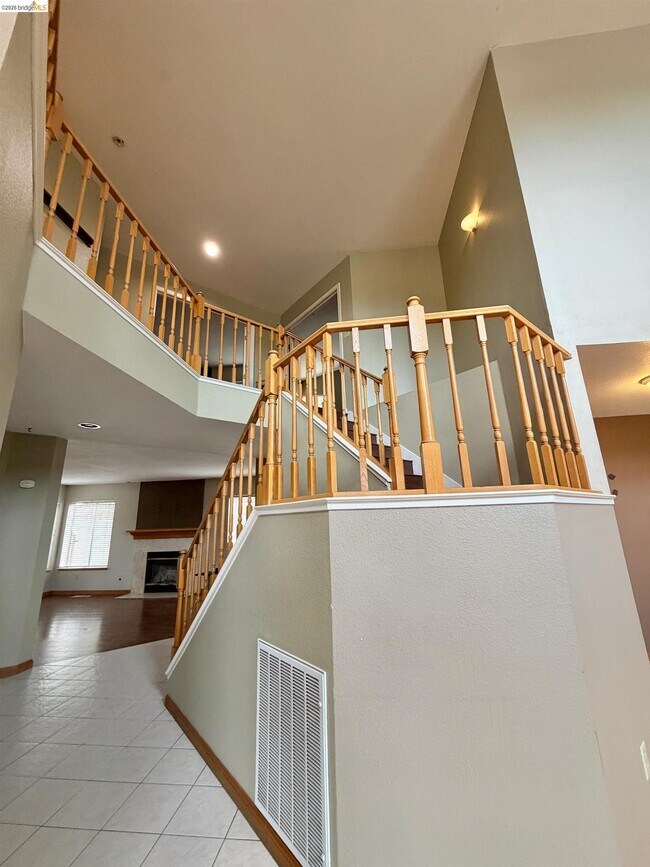 Building Photo - 7 Goldmeadow Ct