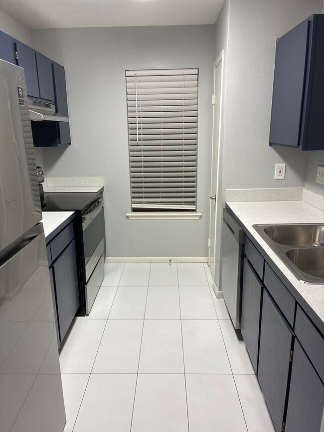 Building Photo - Charming 4 beds 3 baths in Austin!