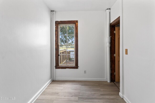 Building Photo - 89 2nd Ave