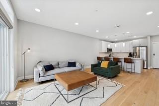 Building Photo - 700 Moyer St