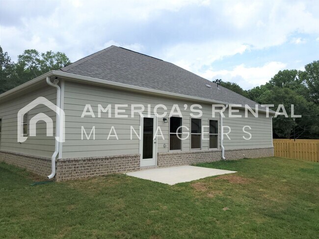 Building Photo - Spacious home for Rent in Clanton, AL!! COMING SOON!!