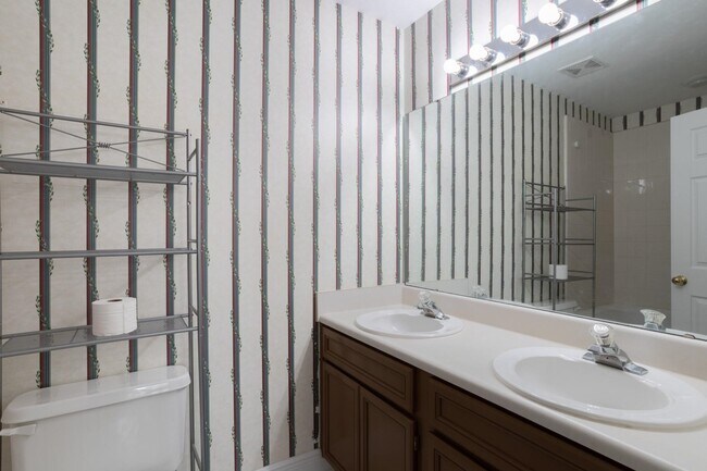 Building Photo - 3569 Chatelaine Dr
