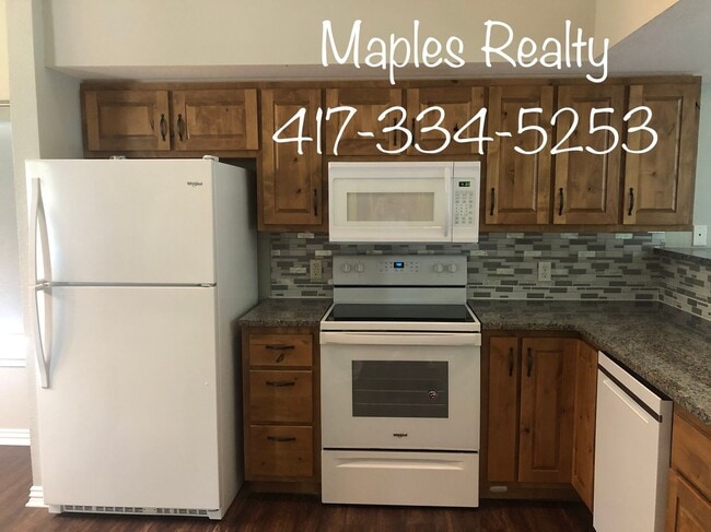 Building Photo - 3 bed/3bath PENTHOUSE condo in Branson, MO