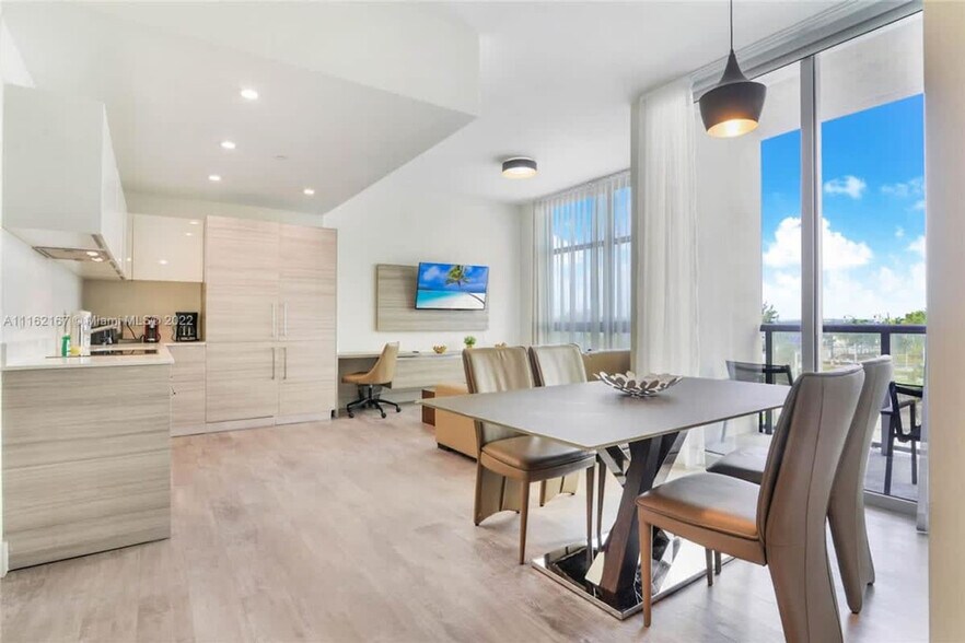 Primary Photo - 777 N Ocean Dr