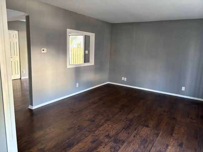 Primary Photo - 4W S Fernwood Dr