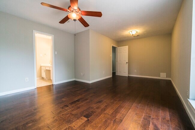 Building Photo - 2314 Pebbledowne Cir