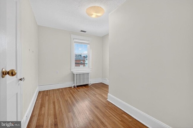 Building Photo - 7903 Woodbury Dr