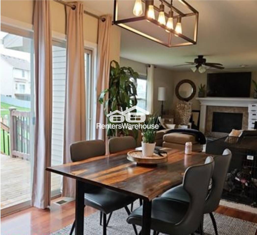 Building Photo - 165 SE Pleasant View Dr