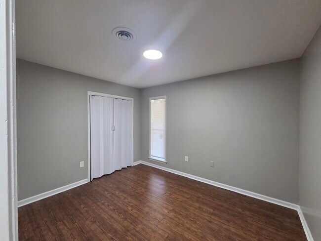 Building Photo - 5787 Northland Dr