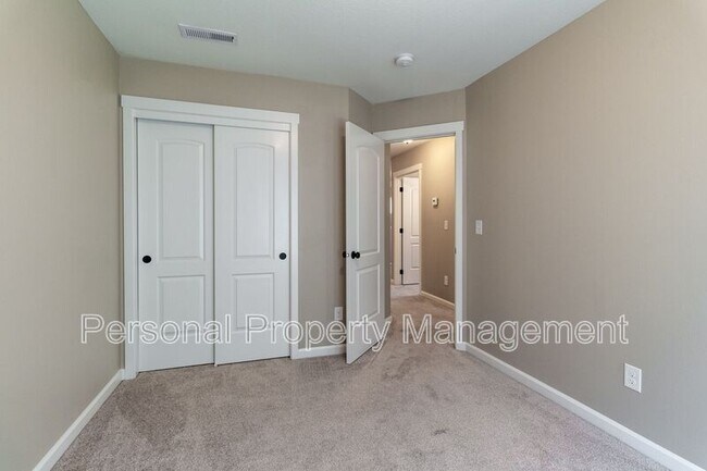 Building Photo - 2621 NE 131st Ave