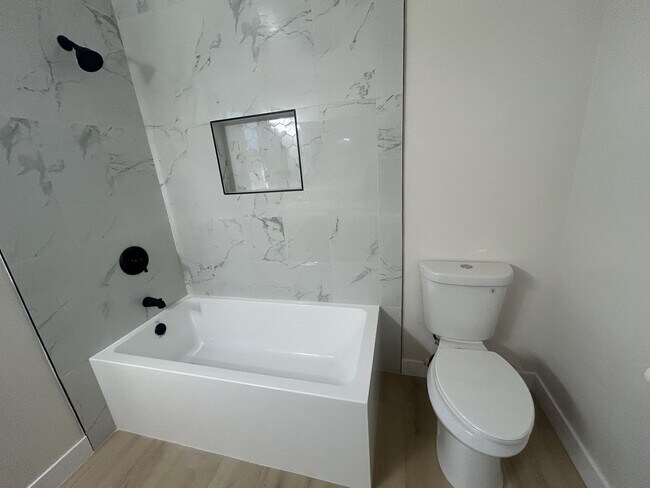 Building Photo - Pool Home! 3 Bed 2 Bath Home With Family Room