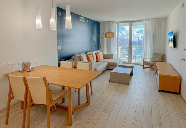 Building Photo - 2602 E Hallandale Beach Blvd