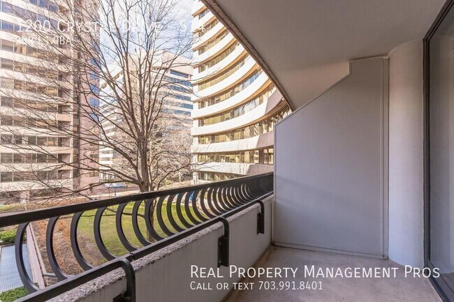 Building Photo - 1200 Crystal Dr