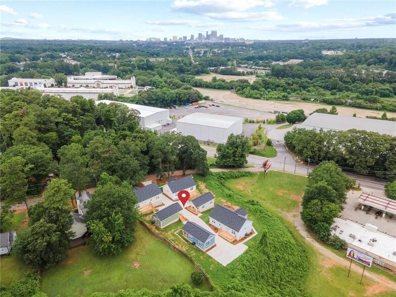 Building Photo - 128 Hilltop Dr SW