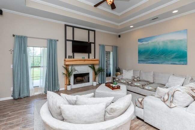 Building Photo - 6805 Aquarius